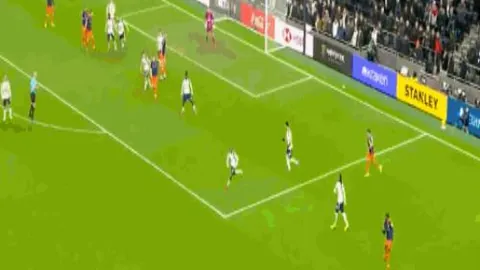 “铜梁龙教练职位突变揭秘：刘建业离队定南赣联，前途成谜！”